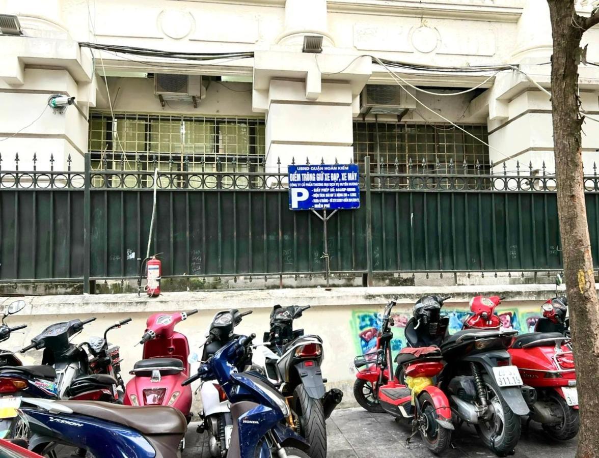 Nice Room Located Right Next To The Old Quarter Can Phong Nhieu Anh Sang Tai Ngay Gan Pho Di Bo Ho Guom Ханой Екстер'єр фото