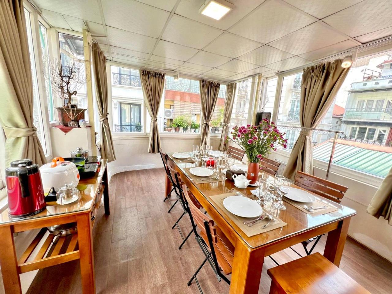 Nice Room Located Right Next To The Old Quarter Can Phong Nhieu Anh Sang Tai Ngay Gan Pho Di Bo Ho Guom Ханой Екстер'єр фото